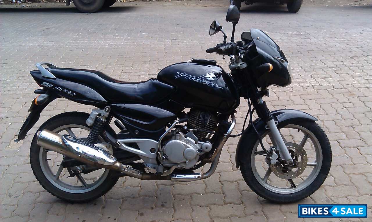 Pulsar 150 best sale black old model