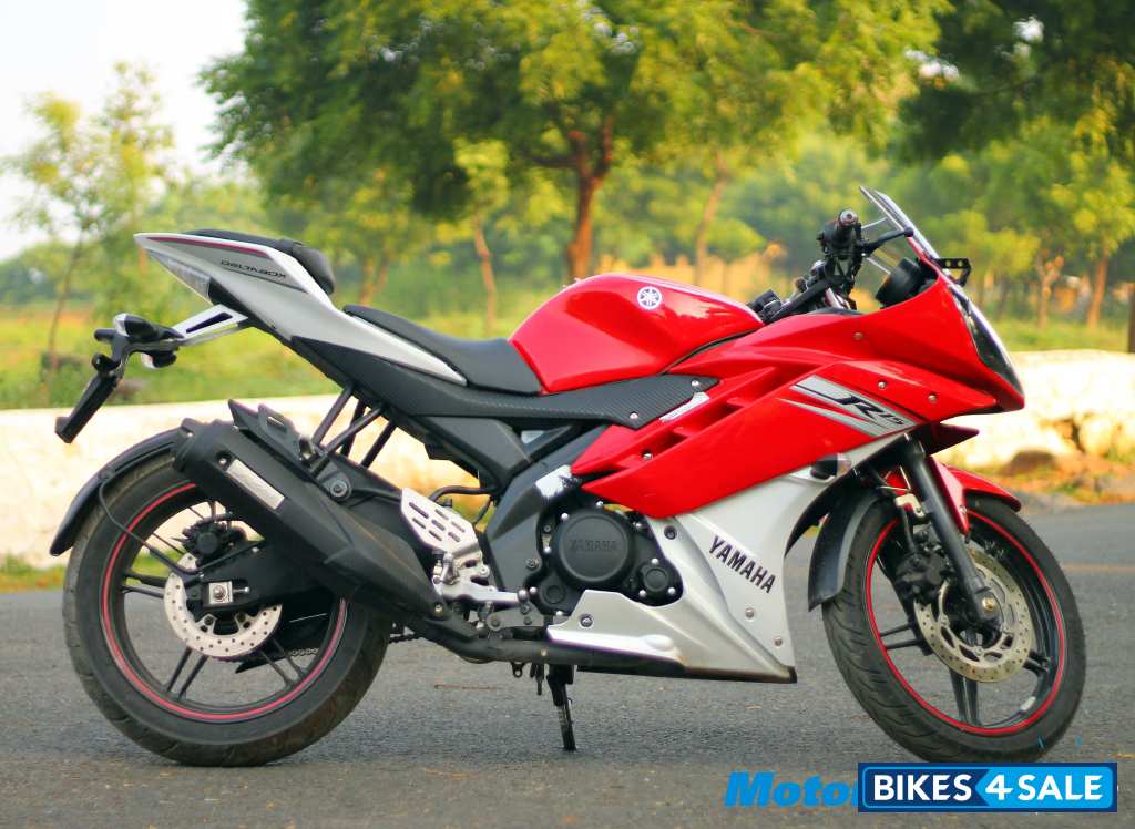 R15 bike 2012 model shop price