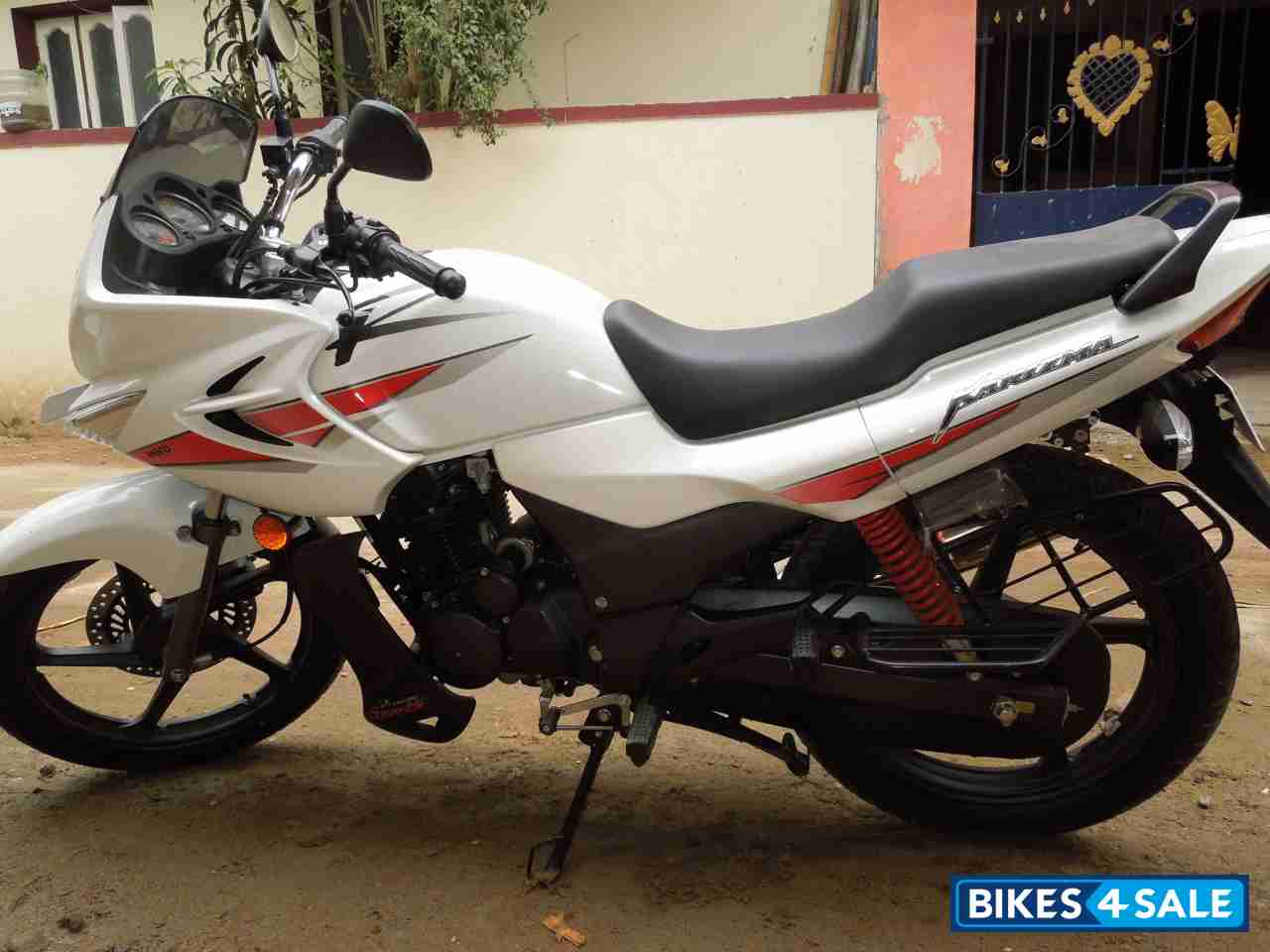 White Hero Karizma R White Hero Karizma R
