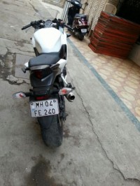 White Honda CBR 250R