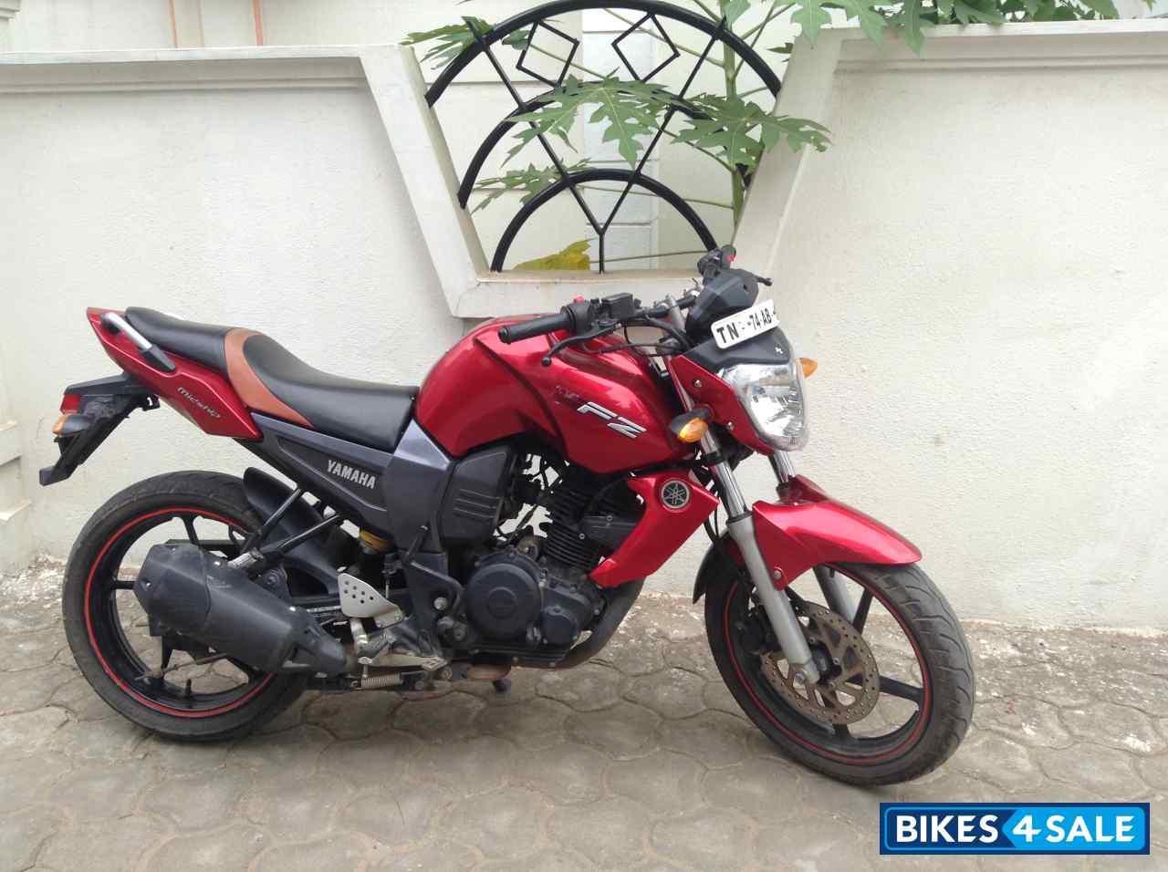 Red Yamaha FZ16