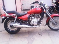 Red Bajaj Avenger 220 DTS-i