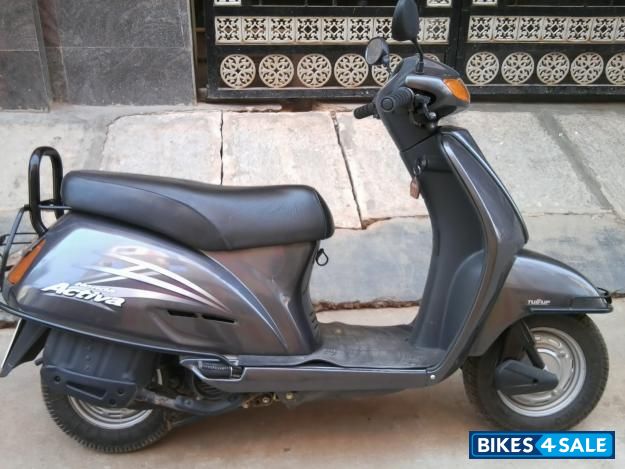 Gray Honda Activa