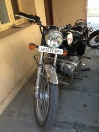 Black Royal Enfield Bullet Electra 5S