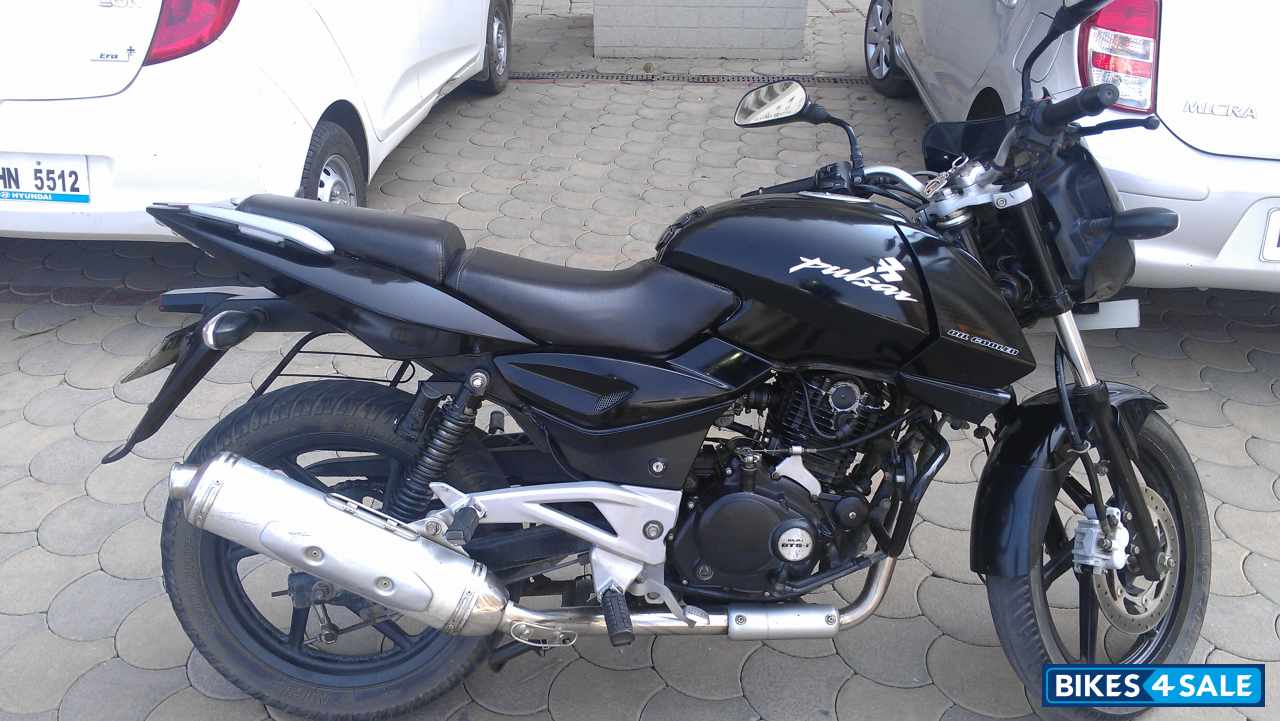 Black Bajaj Pulsar 200 DTSi