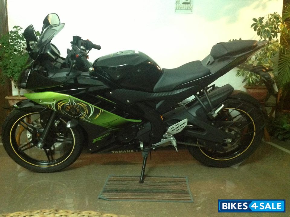 Green Black (limited Edition) Yamaha YZF R15 V2