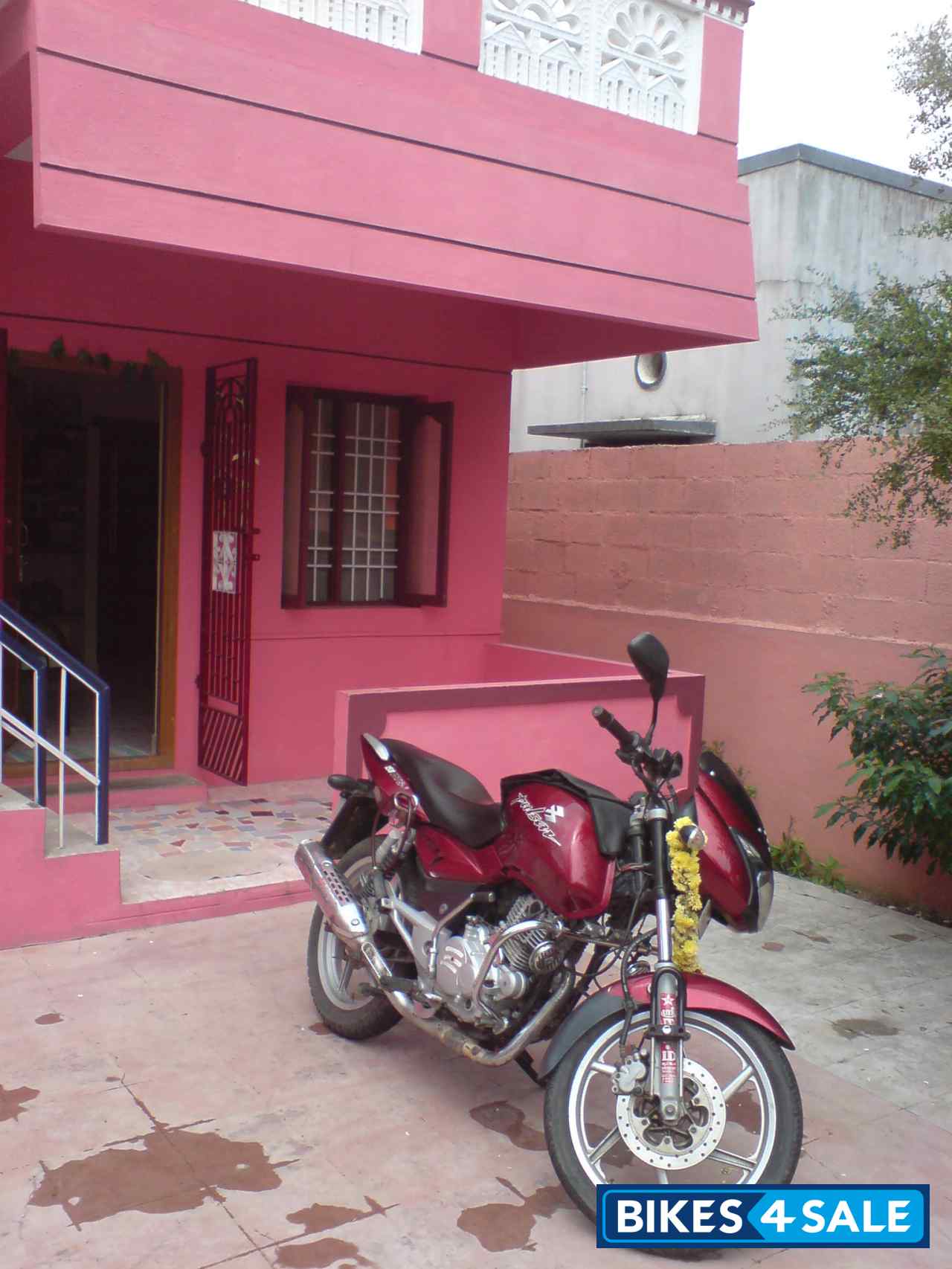 Red Bajaj Pulsar 150 DTSi