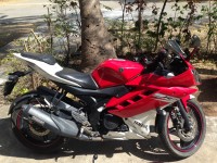 White Red Yamaha YZF R15 V2