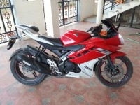 White/red Yamaha YZF R15 V2