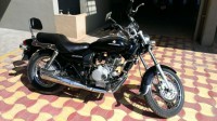 Black Bajaj Avenger 220 DTS-i