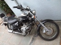 Black Bajaj Avenger 220 DTS-i