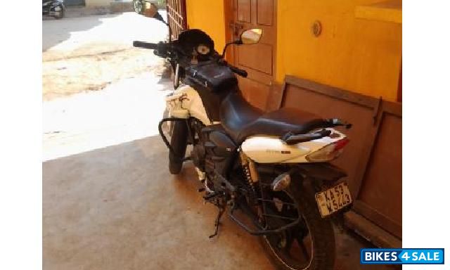 White TVS Apache RTR 180 ABS