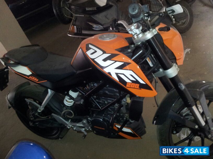 Orange KTM Duke 200