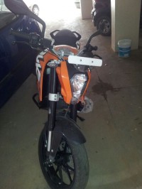 Orange KTM Duke 200