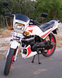 White Yamaha RXZ