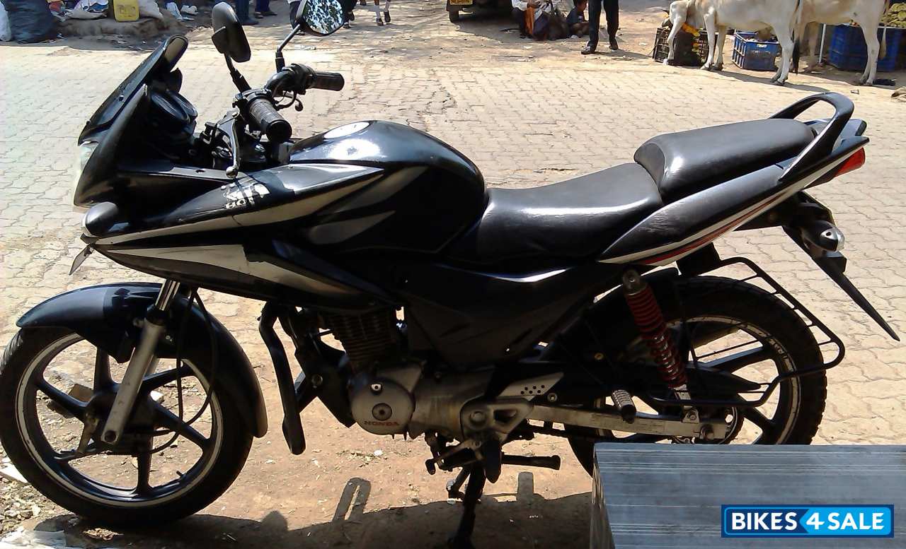 Black Honda CBF Stunner