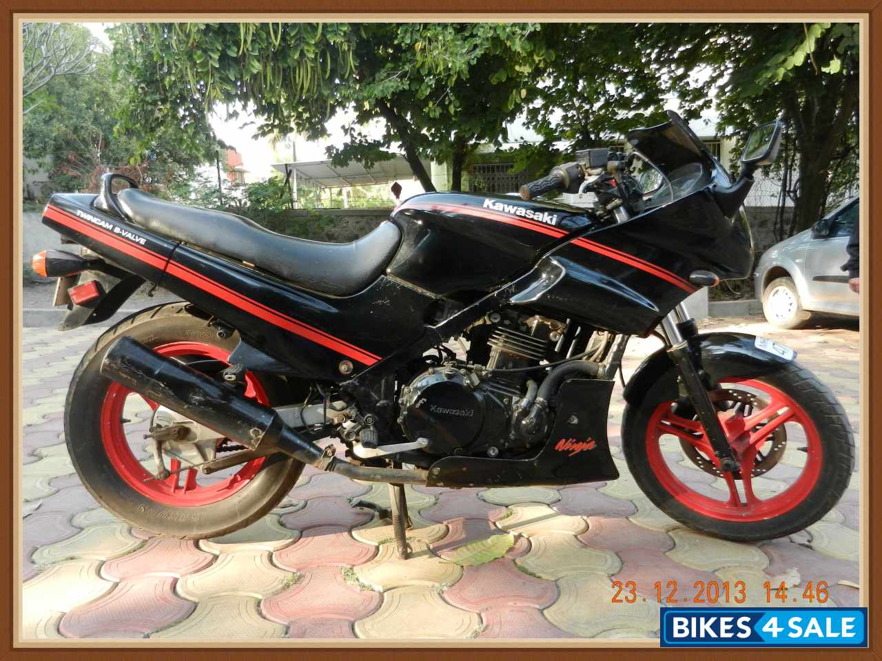 Black-red Kawasaki Ninja EX-500 (GPZ-500)