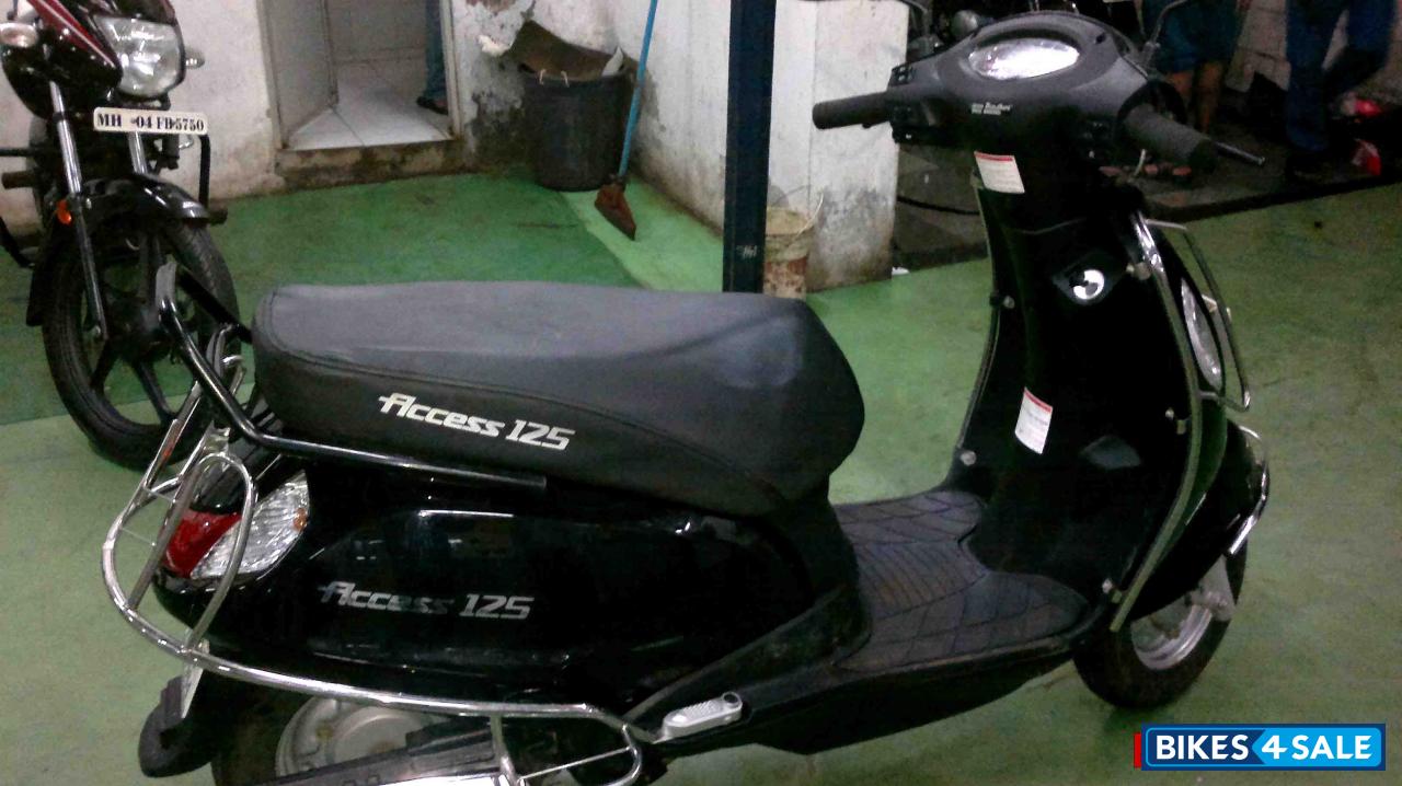 Black Suzuki Access 125