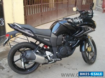 Yamaha fazer deals black colour