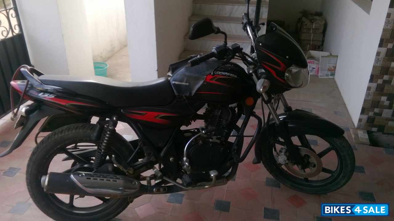 Balck & Red Bajaj Discover DTSi 135