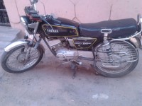 Black Yamaha RX 100