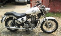 White Royal Enfield Thunderbird