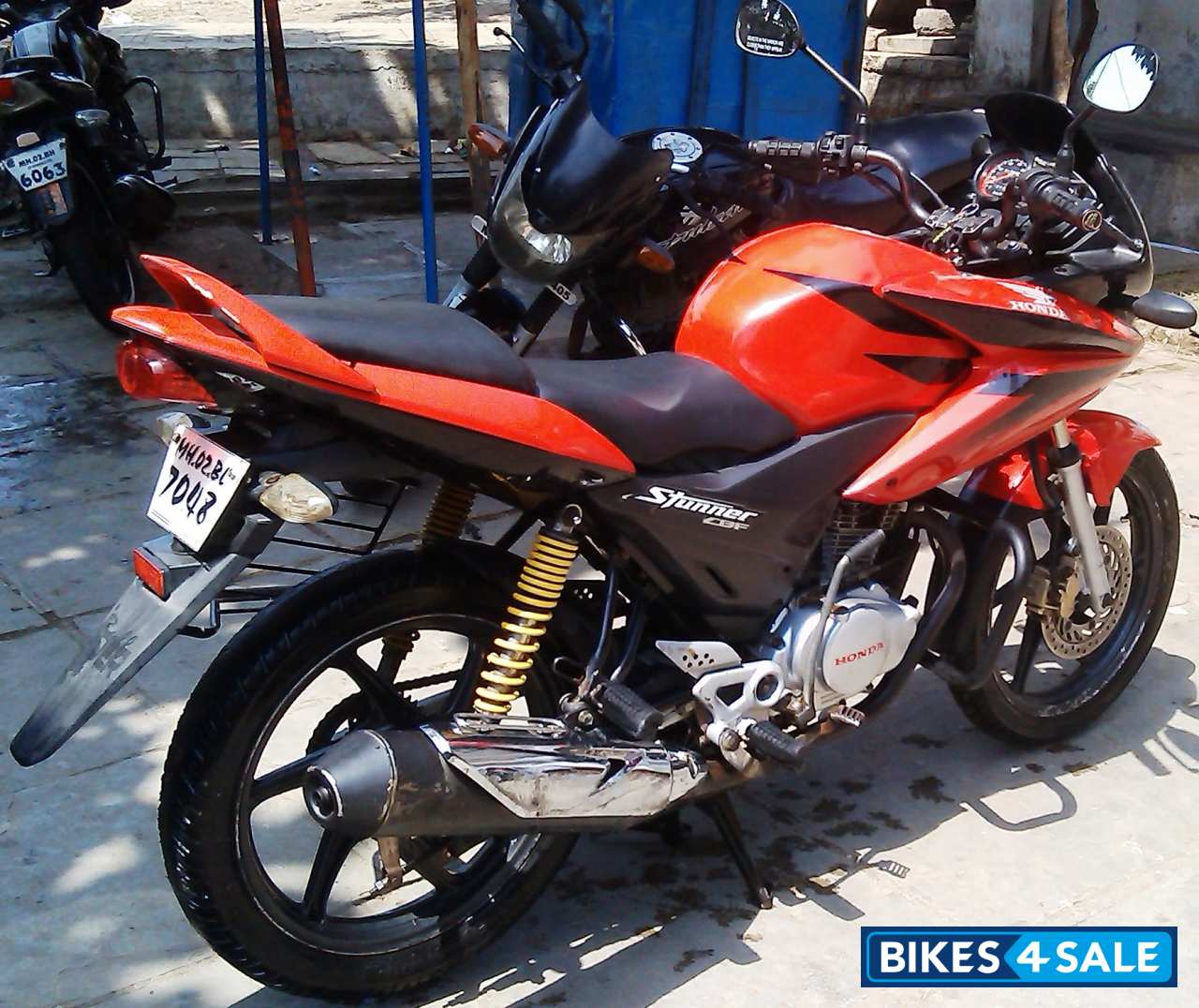 Red Honda CBF Stunner