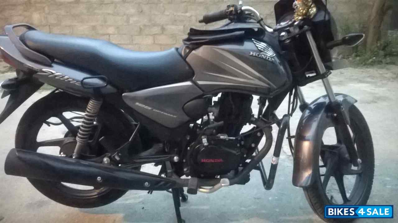 Grey Honda CB Shine