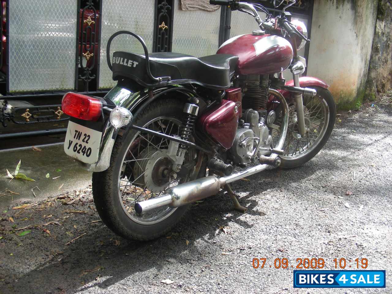 Meroon Royal Enfield Bullet Standard 350