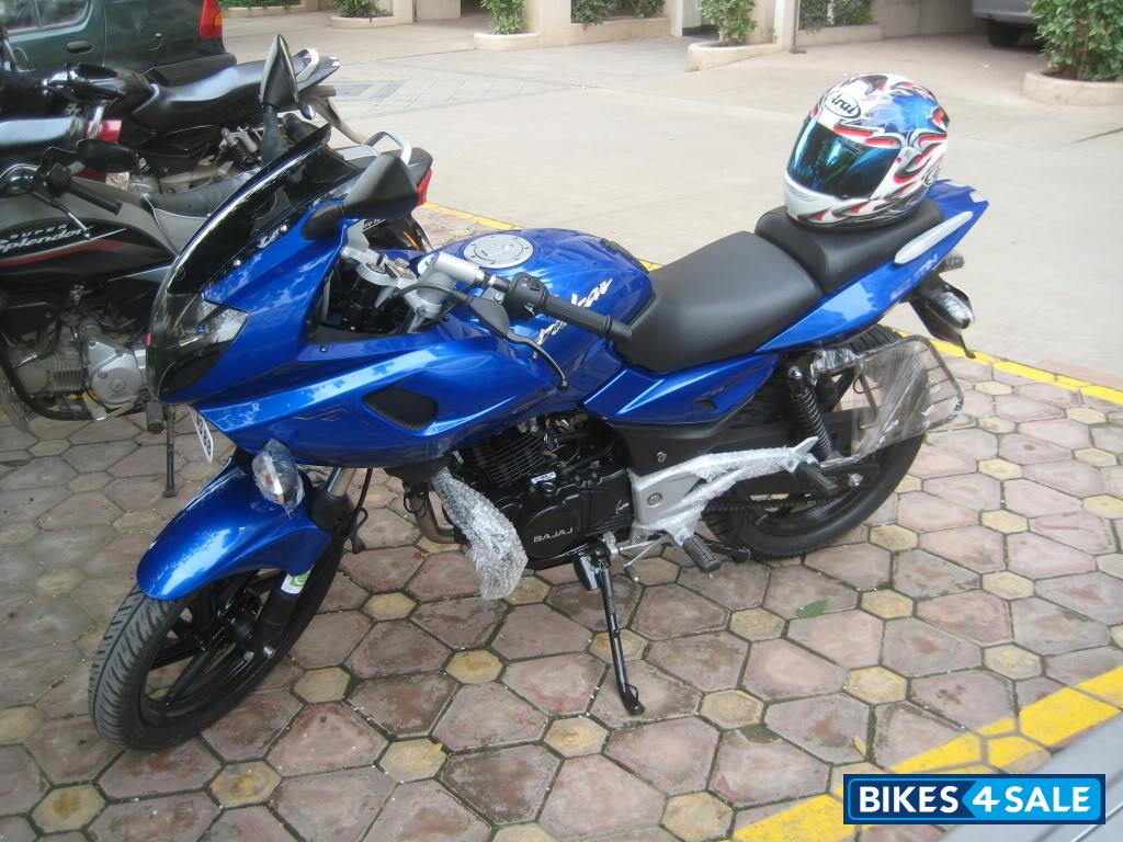 Blue Bajaj Pulsar 220 DTSi