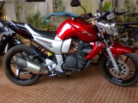 Red Yamaha FZ16