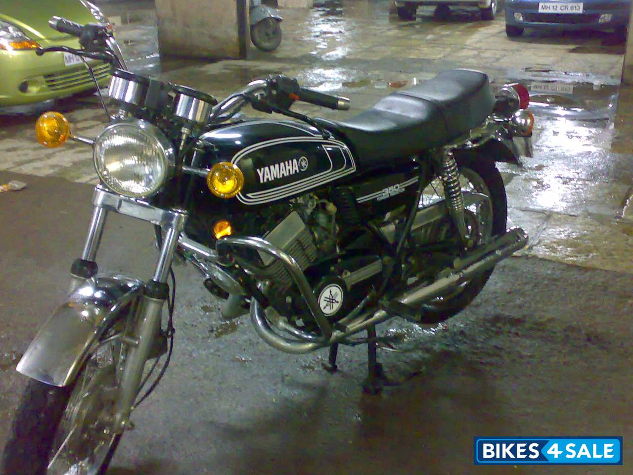 black Yamaha RD 350