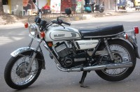 White Yamaha RD 350