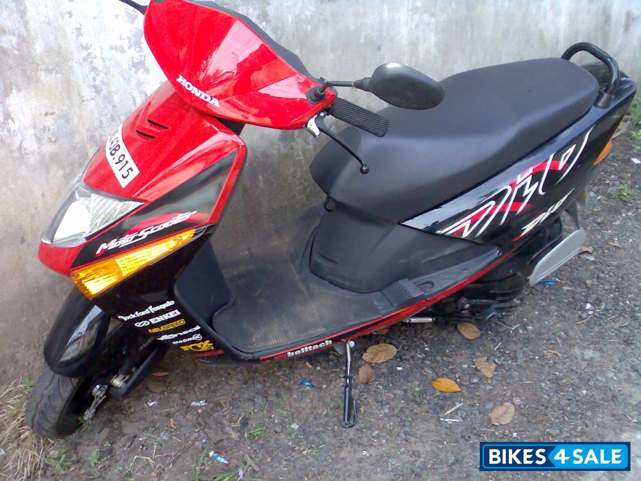 Red Honda Dio