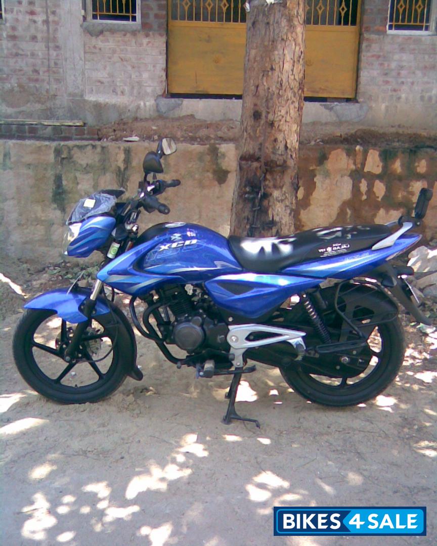 Blue Bajaj XCD 135 DTS-Si