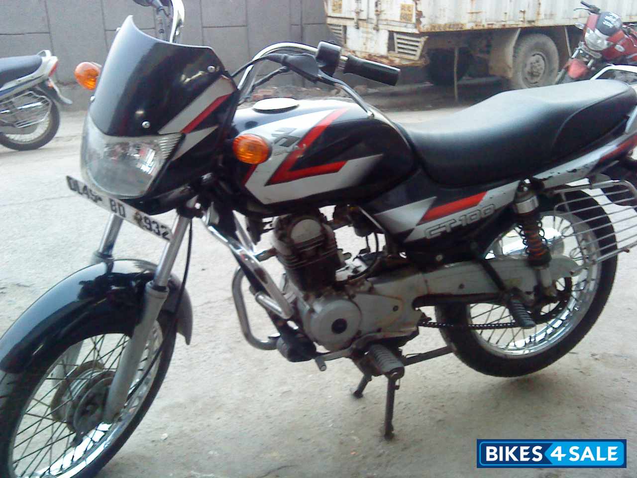 Black Bajaj CT 100