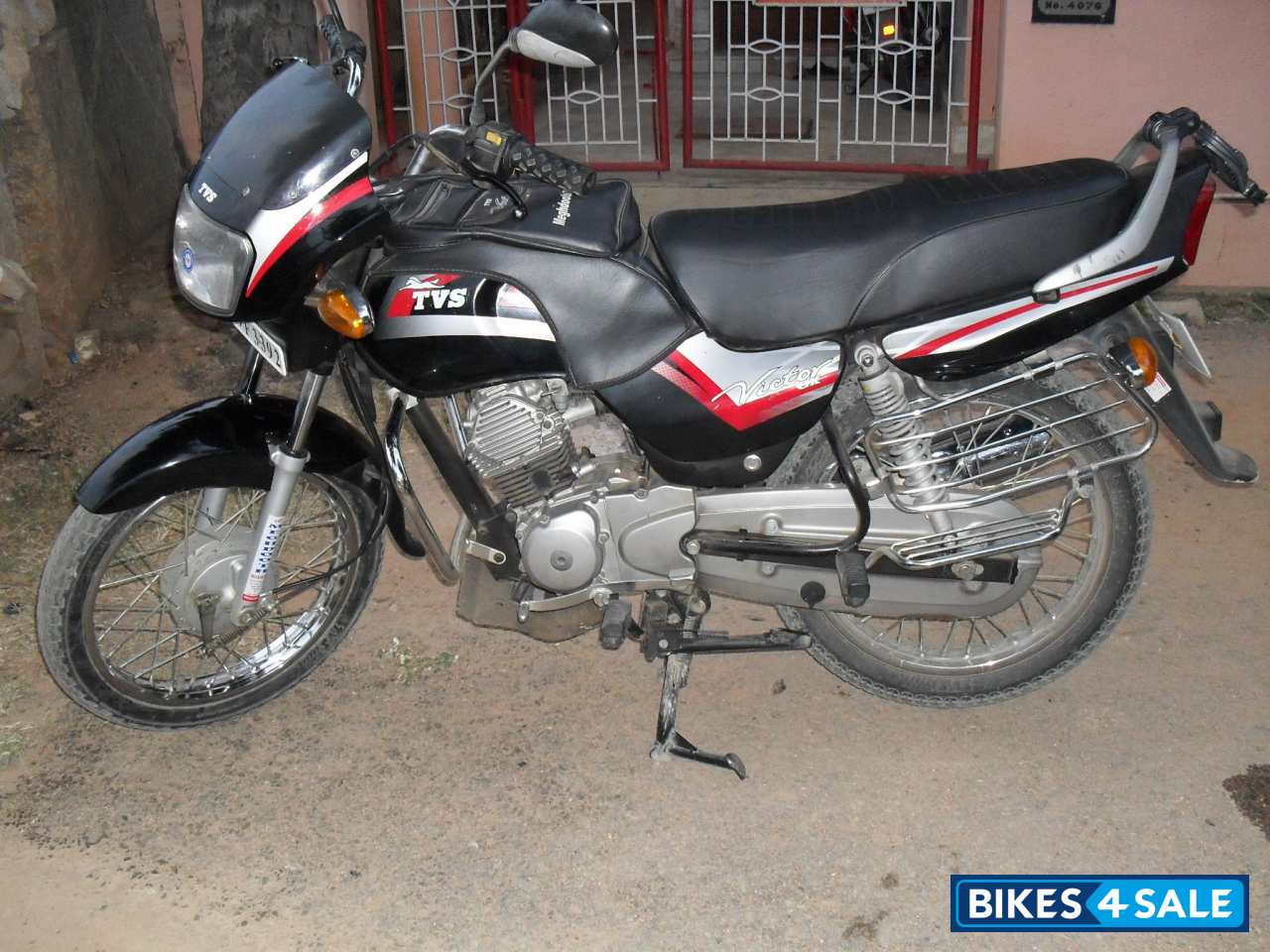 Tvs victor old online bike price