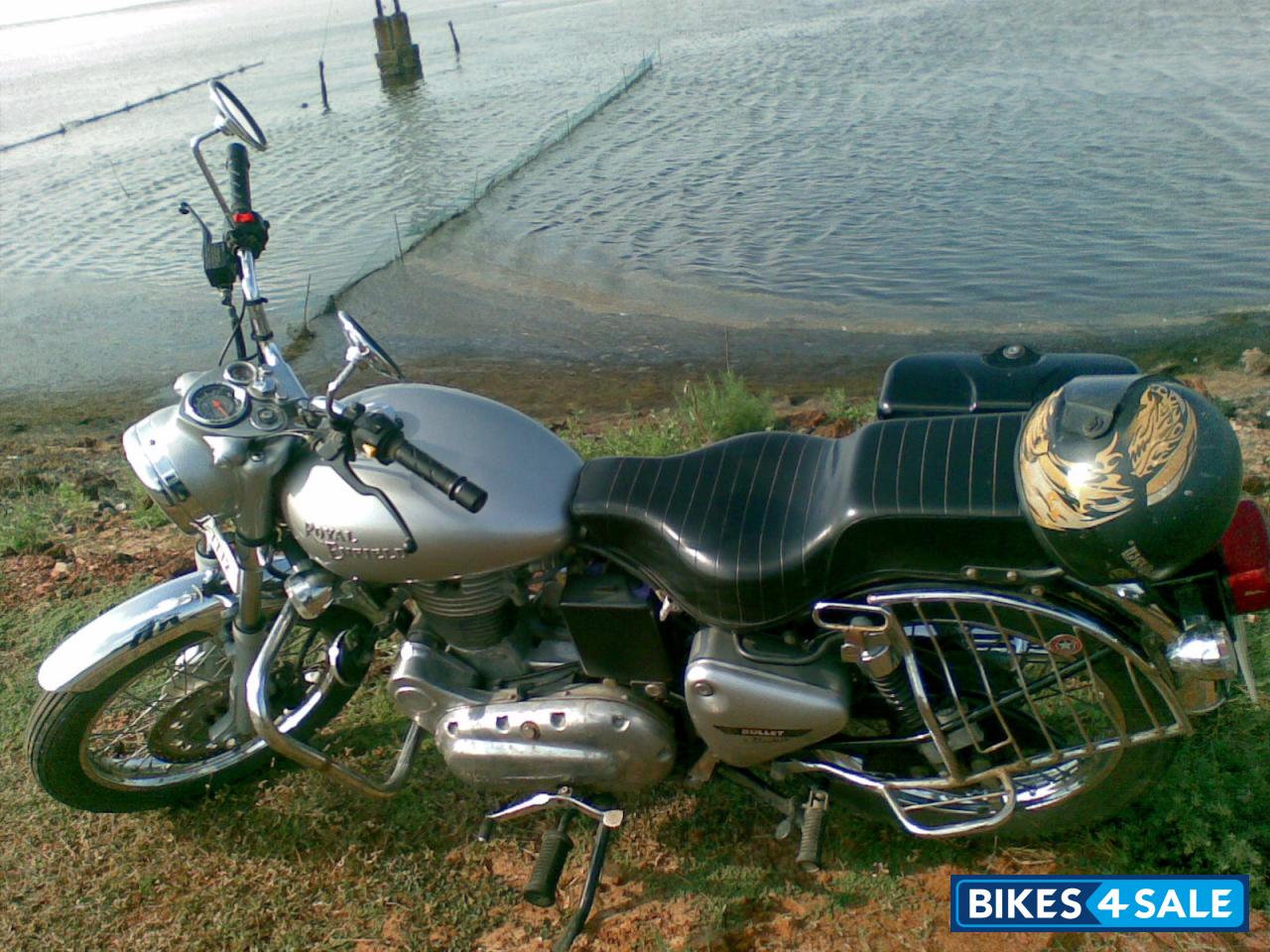 Silver Royal Enfield Bullet Electra 5S