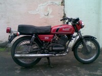 RED Yamaha RD 350