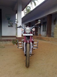 Chery Red Royal Enfield Bullet Standard 350