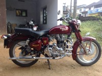 Chery Red Royal Enfield Bullet Standard 350