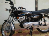 Black Yamaha RX 135