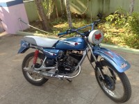 Blue Yamaha RX 135