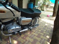 Ideal Jawa Yezdi Classic