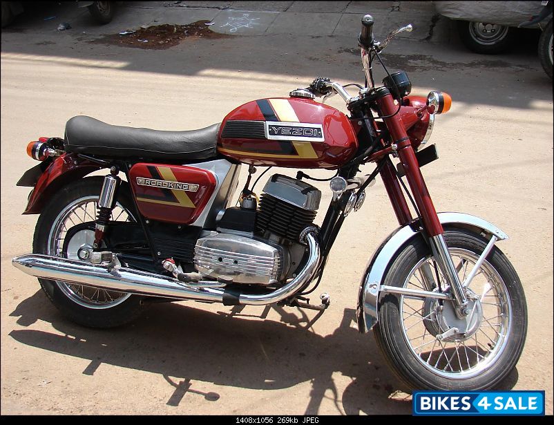 Old yezdi bike hot sale