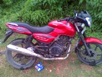 Red Bajaj Pulsar 180 DTSi