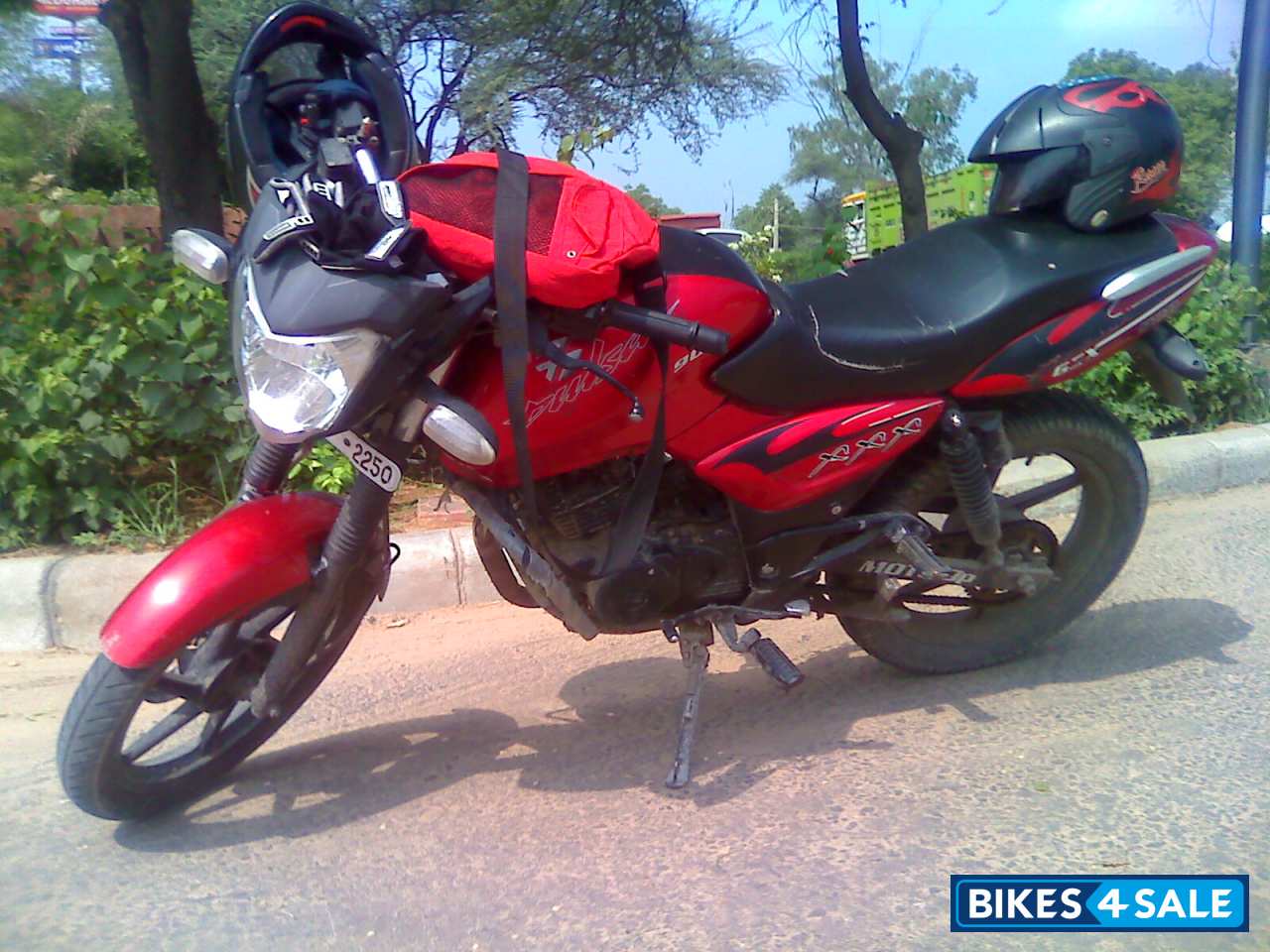 Red Bajaj Pulsar 180 DTSi