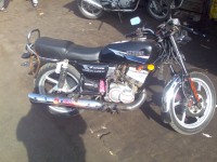 Black Yamaha RX 135