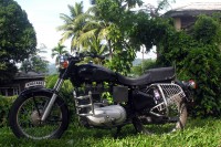 Black Royal Enfield Bullet Standard 350