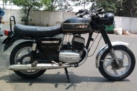 Black Ideal Jawa Yezdi Classic